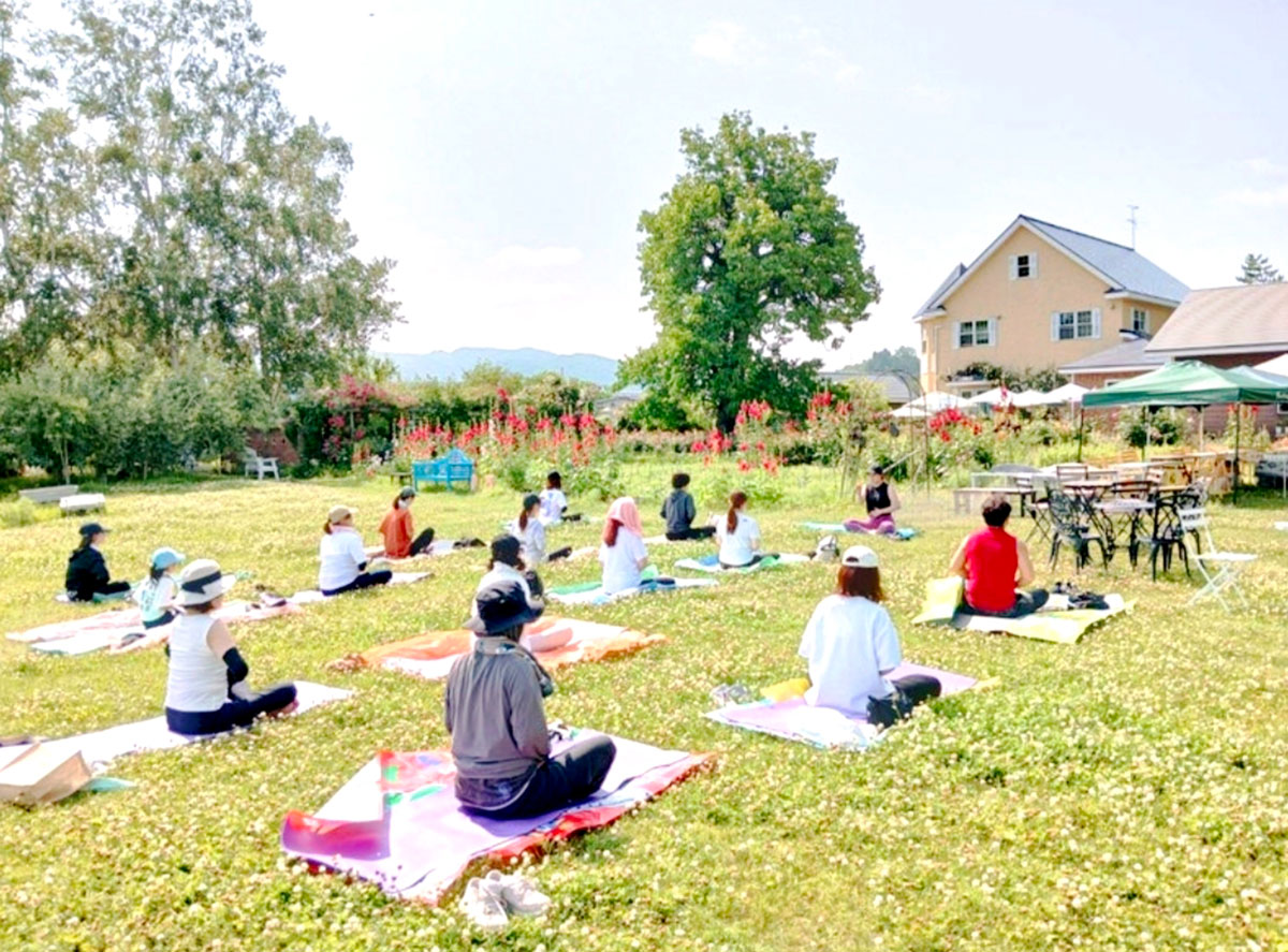 薔薇ヨガ＆ピラティス in Garden